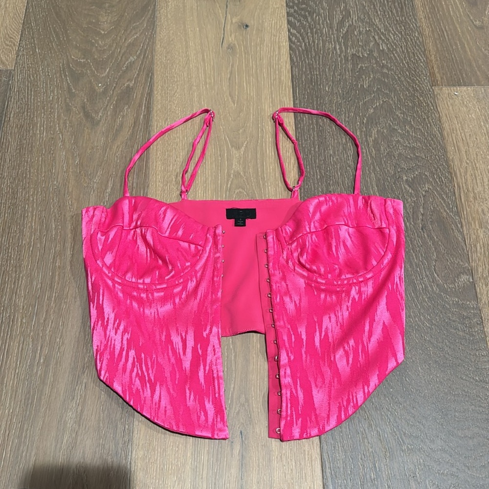 Revolve Top - image 4